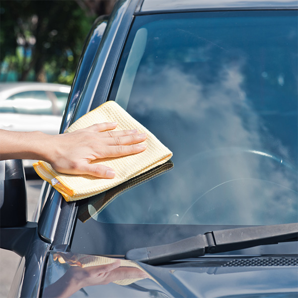 How to Clean a Windshield