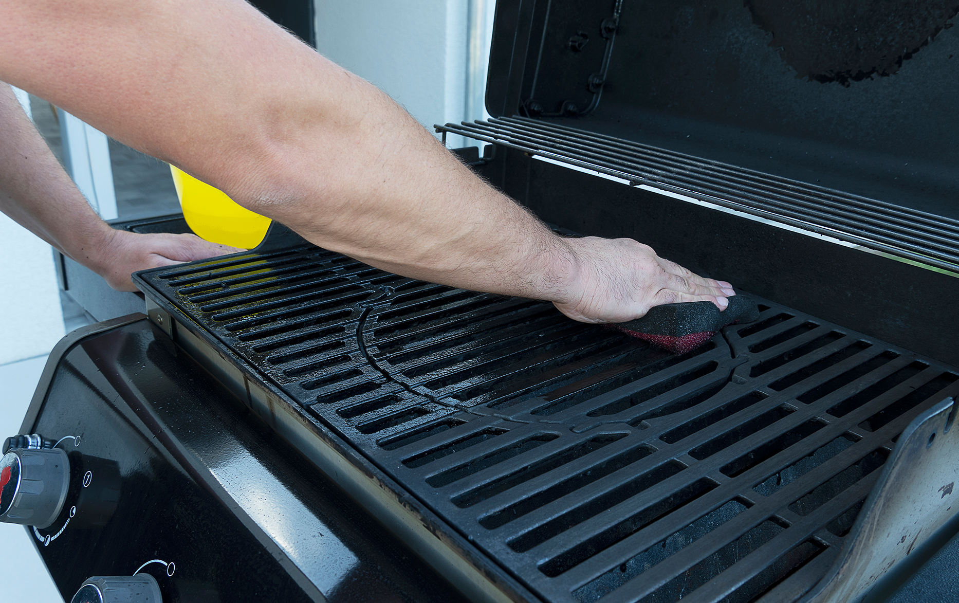 How to Clean Gas Grill